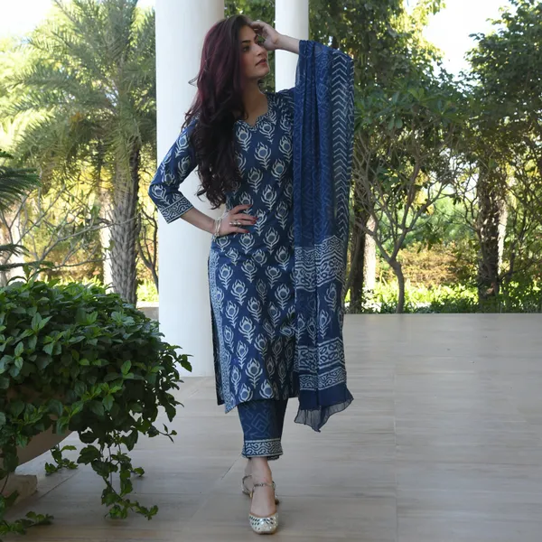 Blue_Colour_Cotton_Floral_Print_Kurta_Set