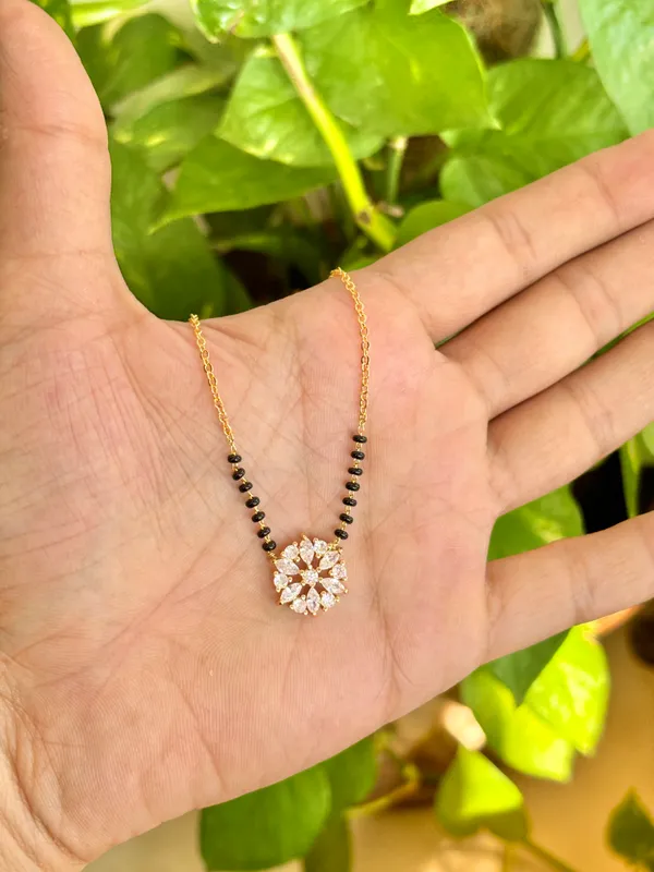 Itya_modern_mangalsutra_waterproof