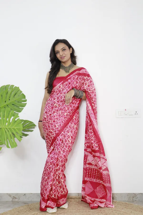 Ikkat_Print_Pure_Soft_Cotton_saree_With_Blouse_Piece