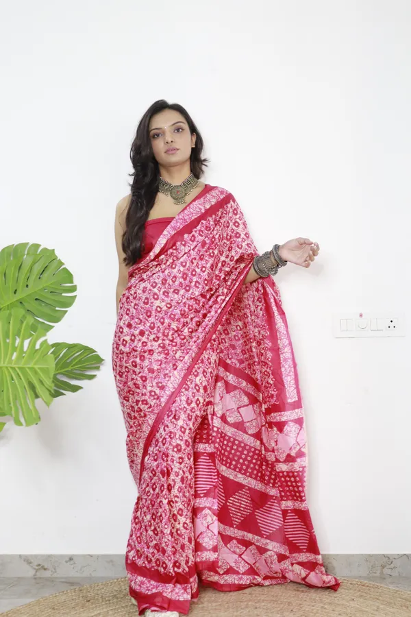 Ikkat_Print_Pure_Soft_Cotton_saree_With_Blouse_Piece