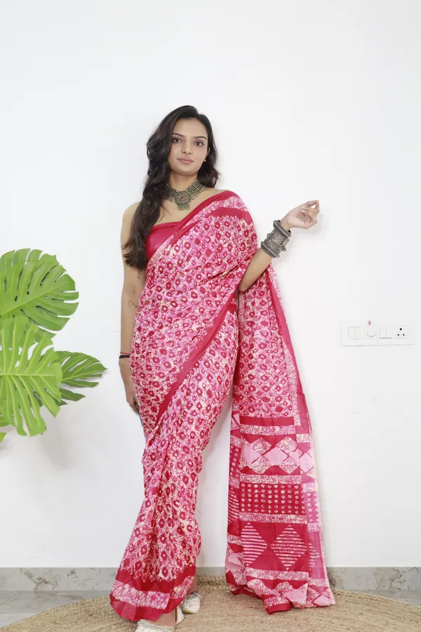 Ikkat_Print_Pure_Soft_Cotton_saree_With_Blouse_Piece