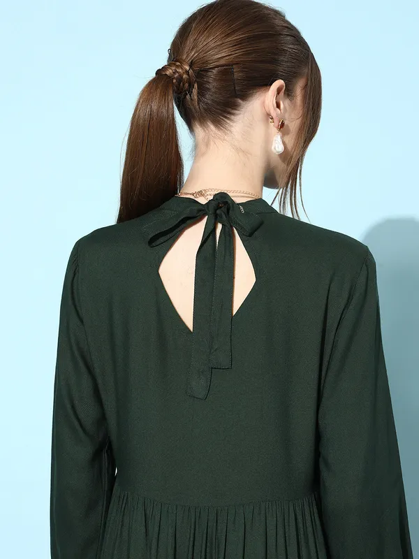 Women_Green_Rayon_Fit_and_Flare_Tie_Up_Neck_Gathered_Dress