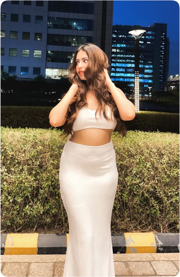 ELEGANT_SIERRA_FLARED_HEM_CUT_OUT_MAXI_DRESS_IN_IVORY🤍✨