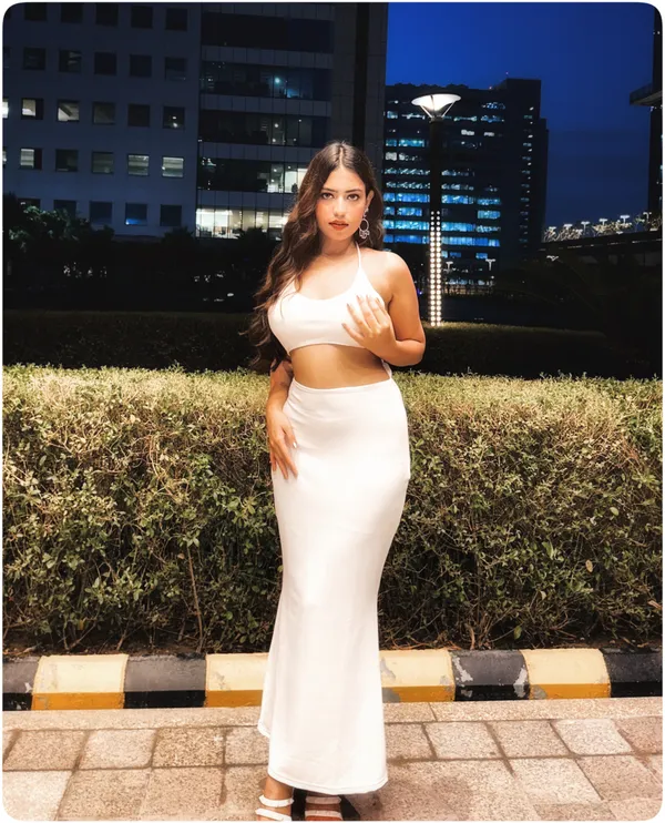 ELEGANT_SIERRA_FLARED_HEM_CUT_OUT_MAXI_DRESS_IN_IVORY🤍✨