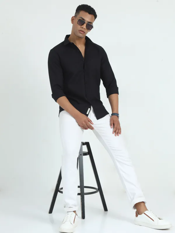 Black_Plain_Full_Sleeve_Slub_Cotton_Shirt_For_Men