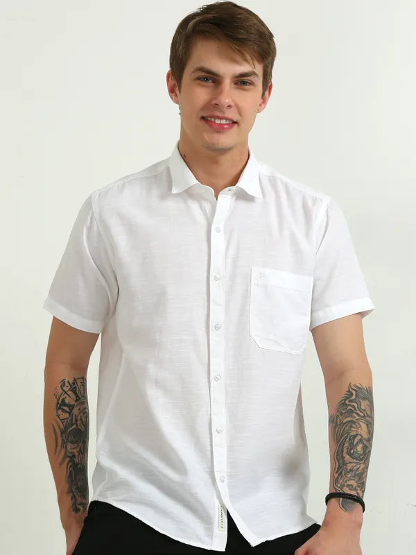 White_Plain_Half_Sleeve_Slub_Cotton_Shirt_For_Men