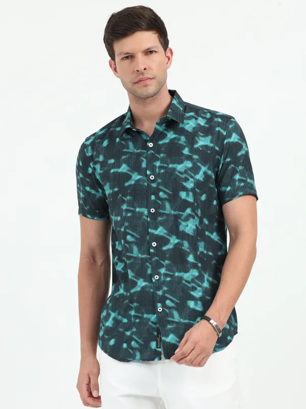 Bottle_Green_Half_Sleeve_Rayon_Shirt_For_Men