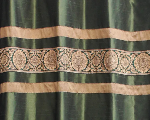 Pack_of_2_Polyester_Green_Ethnic_Zari_Lace_Eyelet_Curtain_Set_for_Window_and_Door