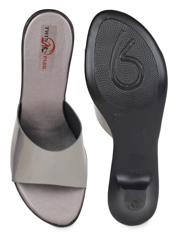 Shining_Strap_Heels_(Grey)
