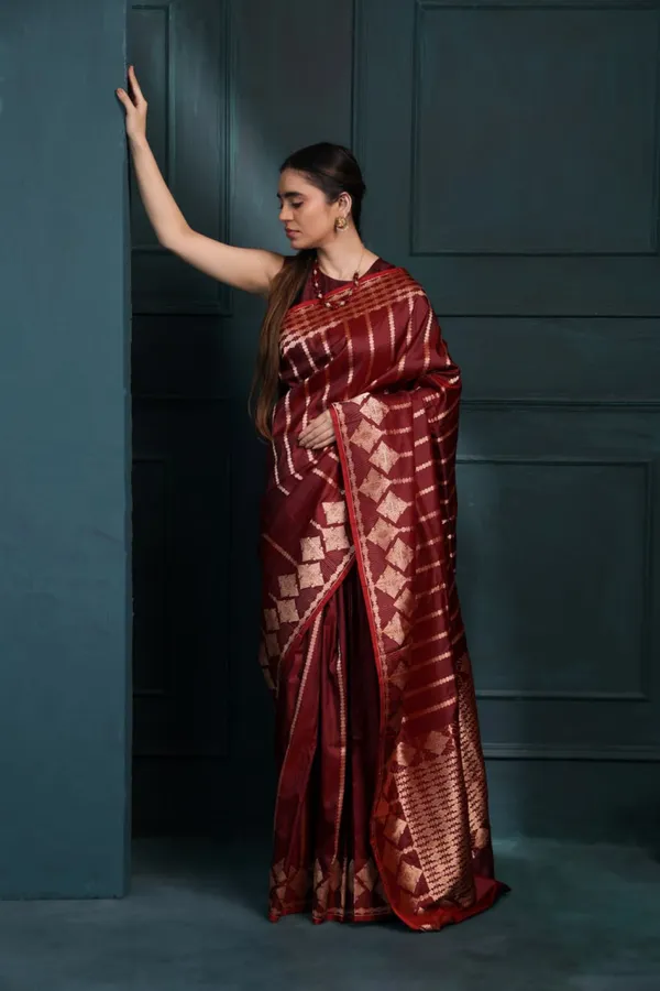 Maroon_Soft_Silk_Saree_With_Blouse_Piece_For_Women