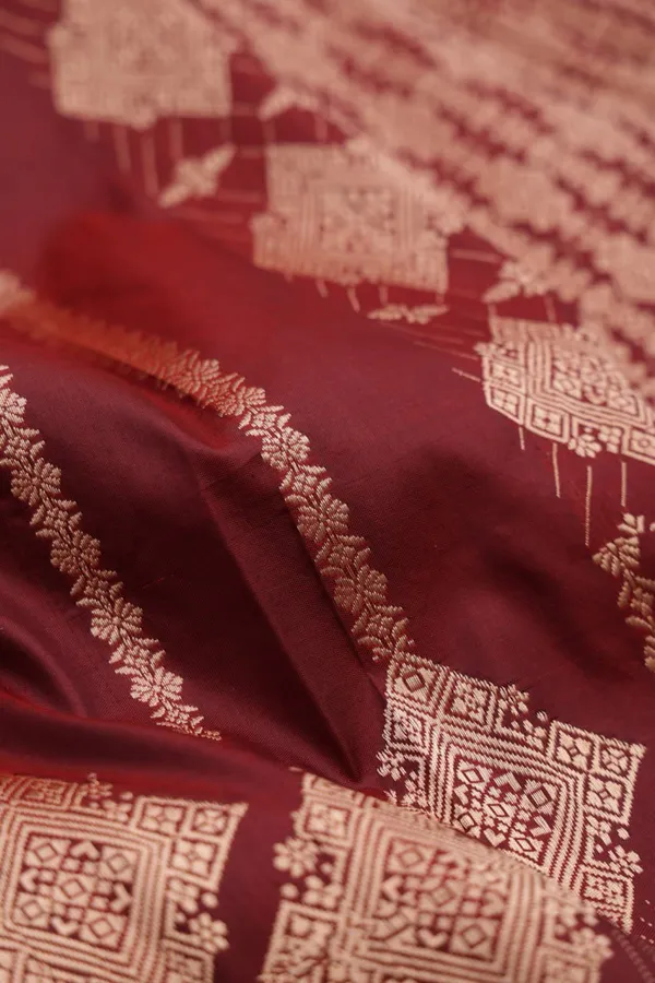 Maroon_Soft_Silk_Saree_With_Blouse_Piece_For_Women