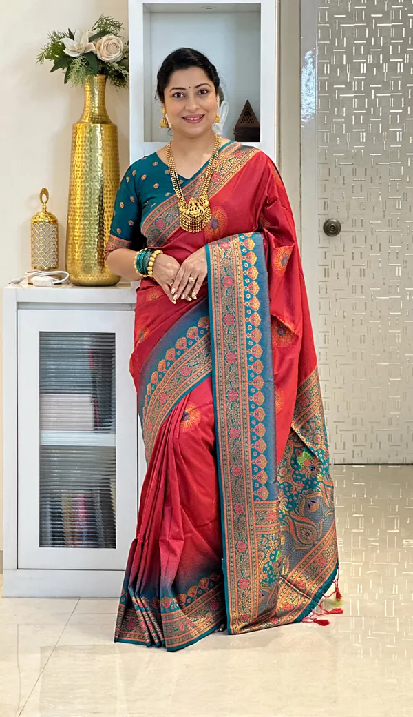 Jenni_Red_–_Wedding_Special_|_Premium_Soft_Banarasi_Silk_Saree_with_Weaving_Pattern,_Pallu_&_Border,_Weaving_Blouse_with_Tassels