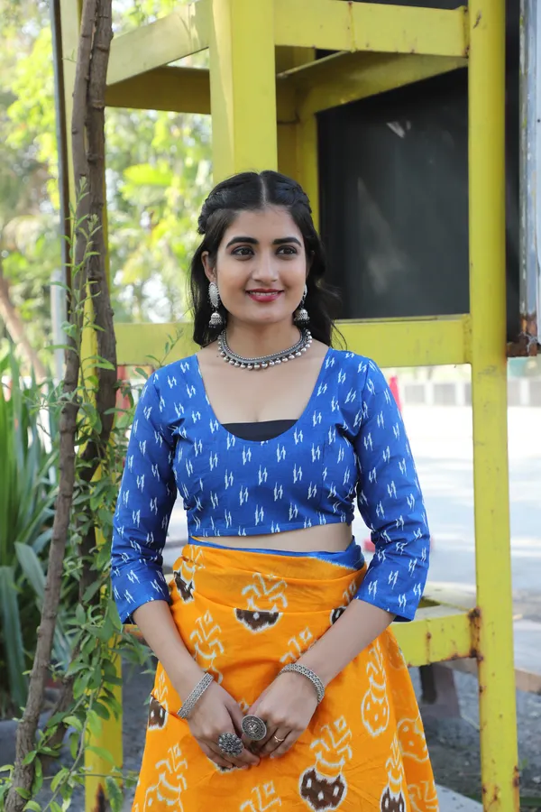 Ikkat_Hand_Block_Print_Print_Pure_Soft_Cotton_saree_With_Blouse_Piece