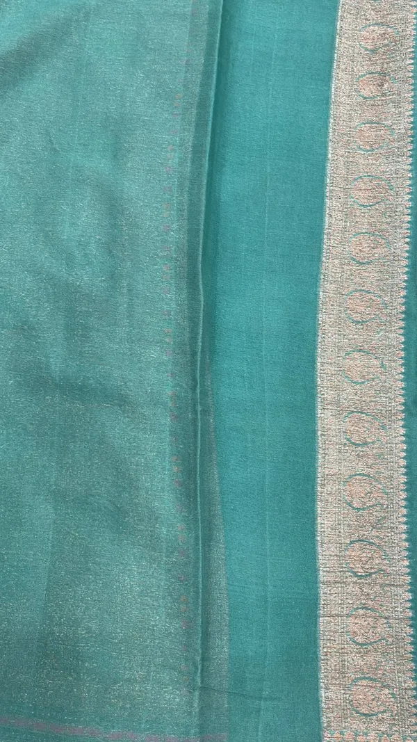 Humairah_Presents_Pure_Handloom_Dark_Green_Chiffon_Floral_Mina_Copper_Zari_Booti_with_Paisley_Mina_Zari_Border_with_Dark_Green_Blouse