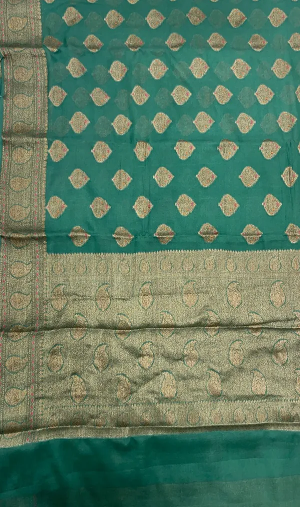 Humairah_Presents_Pure_Handloom_Dark_Green_Chiffon_Floral_Mina_Copper_Zari_Booti_with_Paisley_Mina_Zari_Border_with_Dark_Green_Blouse