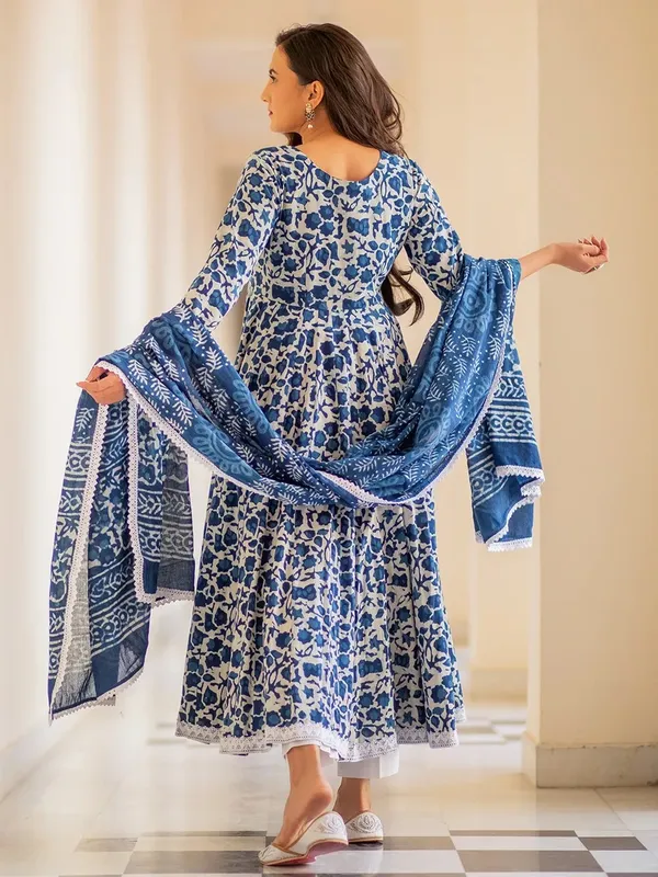 Blue_Pure_Cotton_Kurta_and_Pants_with_Dupatta