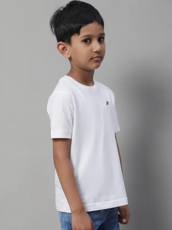 White_Cotton_Rib_Round_Neck_Short_Sleeves_T-Shirt_For_Kids