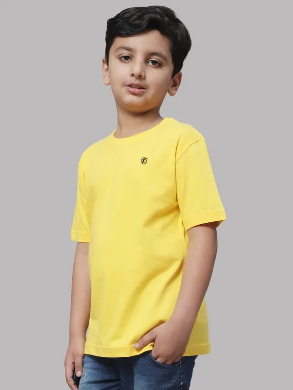 Yellow_Cotton_Rib_Round_Neck_Short_Sleeves_T-Shirt_For_Kids