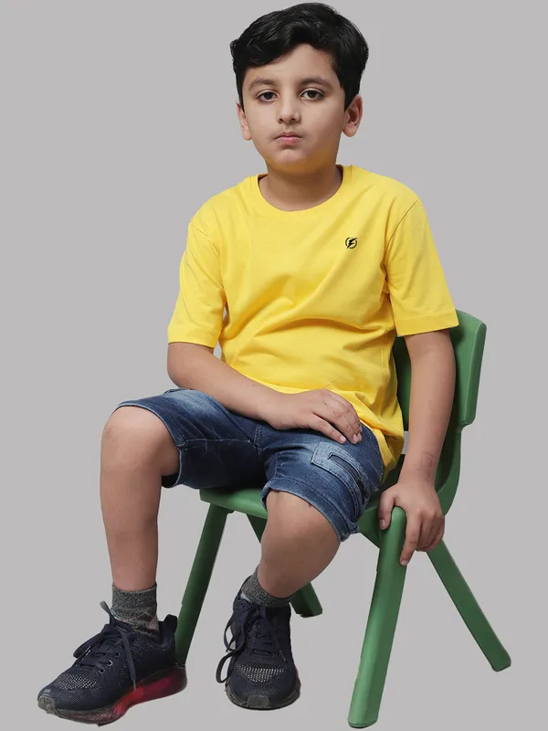 Yellow_Cotton_Rib_Round_Neck_Short_Sleeves_T-Shirt_For_Kids