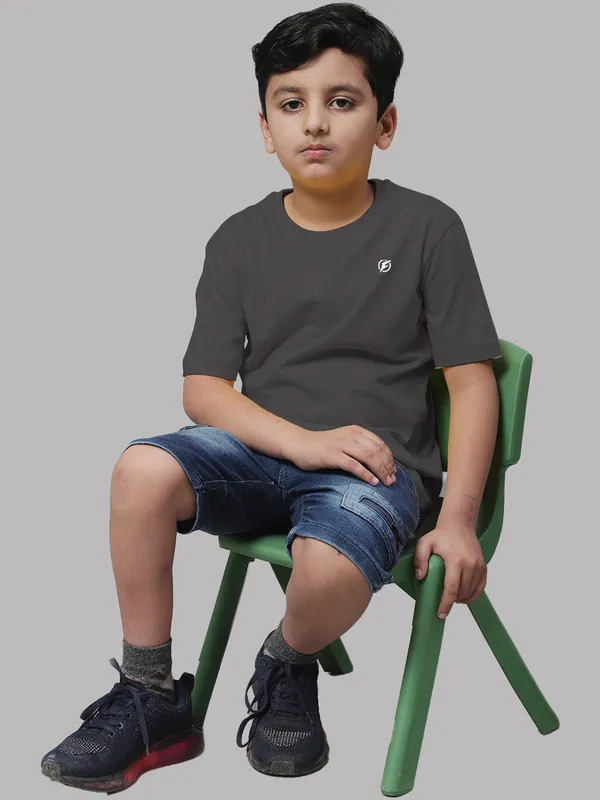 Grey_Cotton_Rib_Round_Neck_Short_Sleeves_T-Shirt_For_Kids