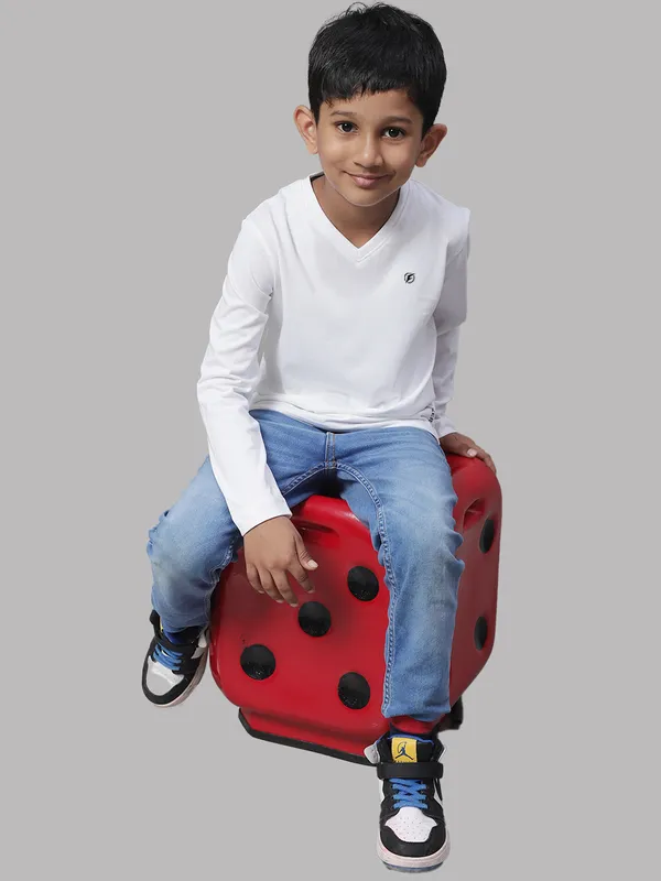 White_Cotton_Rib_V-Neck_Full_Sleeves_T-Shirt_For_Kids