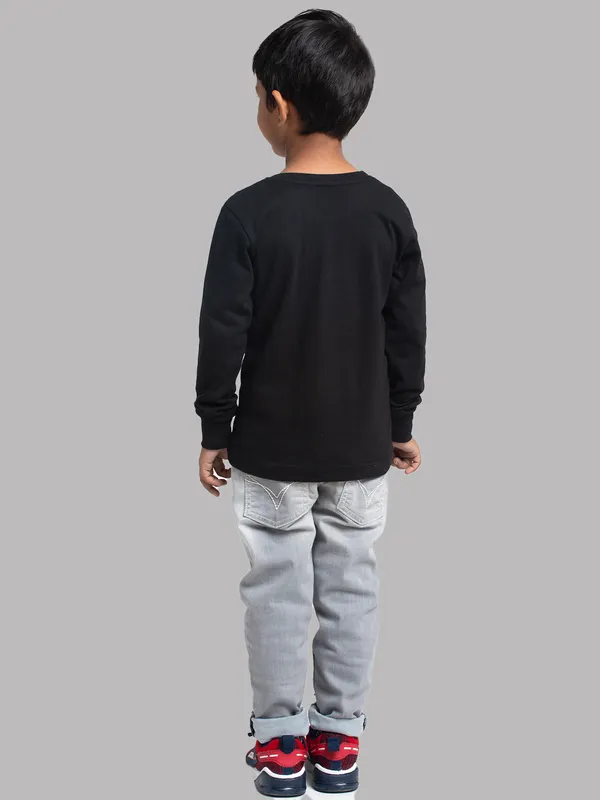 Black_Cotton_Rib_Round_Neck_Full_Sleeves_T-Shirt_For_Kids