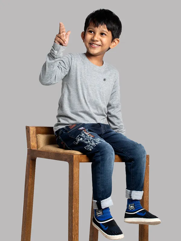 Grey_Cotton_Rib_Round_Neck_Full_Sleeves_T-Shirt_For_Kids