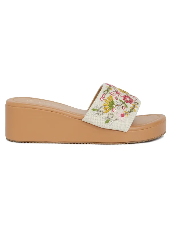 Trendy_Solid_White_Rexine_Flatform_Heel_Wedge_Heels_with_PVC_Sole_For_Women