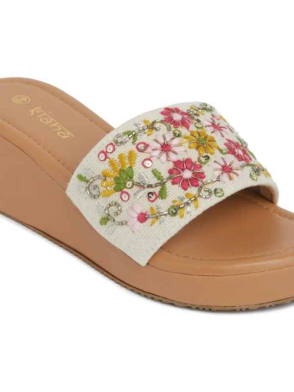 Trendy_Solid_White_Rexine_Flatform_Heel_Wedge_Heels_with_PVC_Sole_For_Women