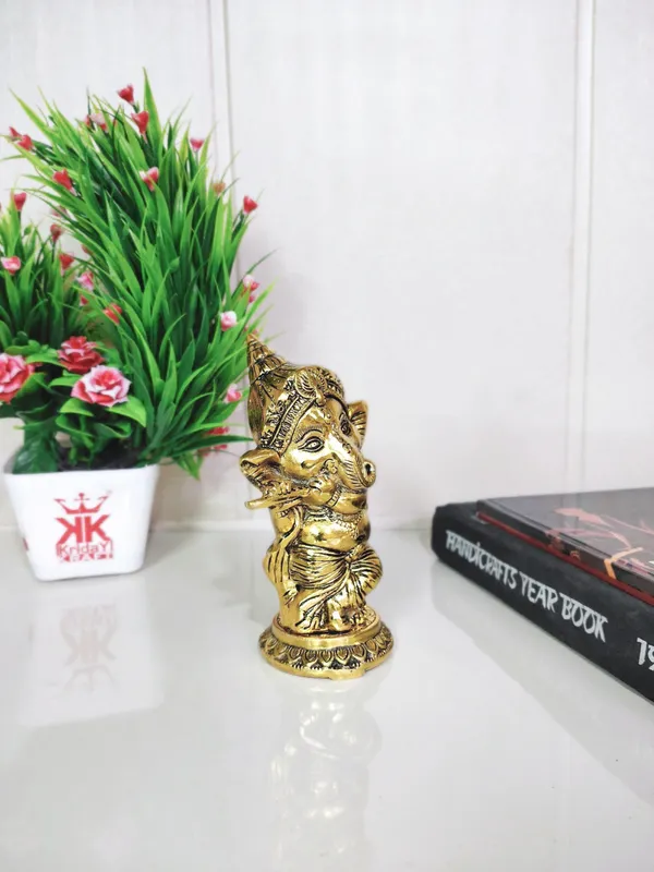 Metal_Ganesha_Playing_Flute_Murti
