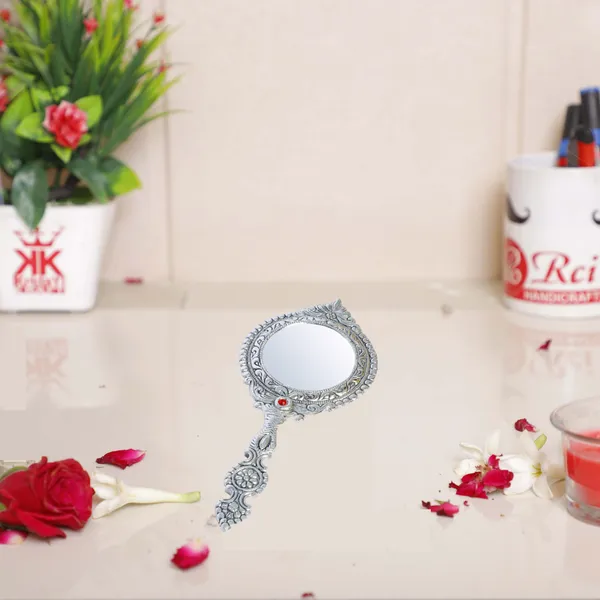 Beautifully_Carved_Round_Shape_Hand_Mirror_For_Makeup