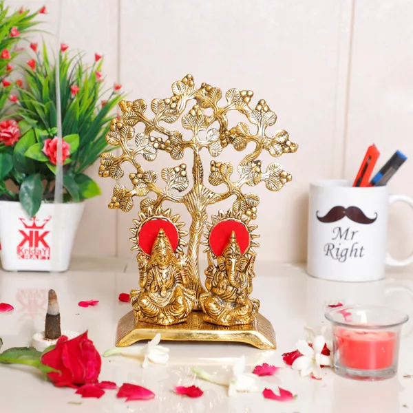 Metal_Laxmi_Ganesha_Murti_Under_Tree