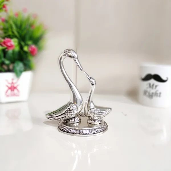 Metal_Love_Birds_Swan_Set_Pair_Of_Kissing_Duck