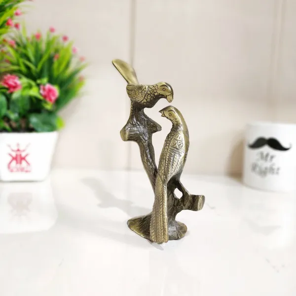 Love_Birds_Couple_Kissing_Sitting_On_Tree_Branch_Fancy_Showpiece_For_Home_Decor_Statue_Love_For_Romantic_Gift_To_Boyfriend