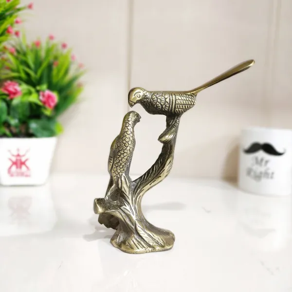 Love_Birds_Couple_Kissing_Sitting_On_Tree_Branch_Fancy_Showpiece_For_Home_Decor_Statue_Love_For_Romantic_Gift_To_Boyfriend
