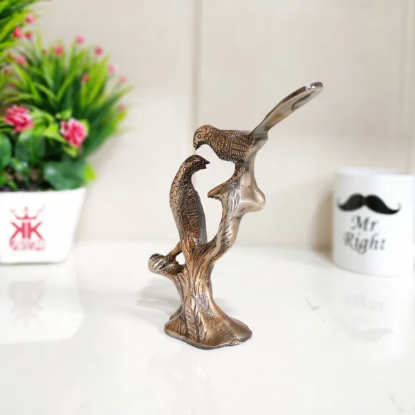 Love_Birds_Couple_Kissing_Sitting_On_Tree_Branch_Showpiece_Romantic_Gift_To_Boyfriend