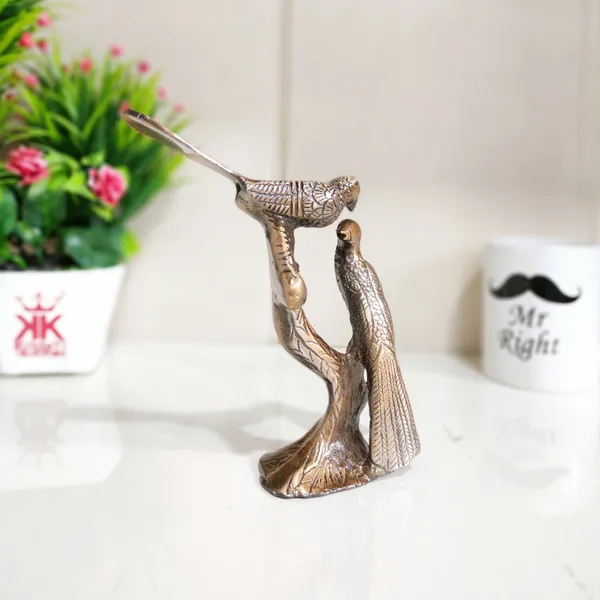 Love_Birds_Couple_Kissing_Sitting_On_Tree_Branch_Showpiece_Romantic_Gift_To_Boyfriend