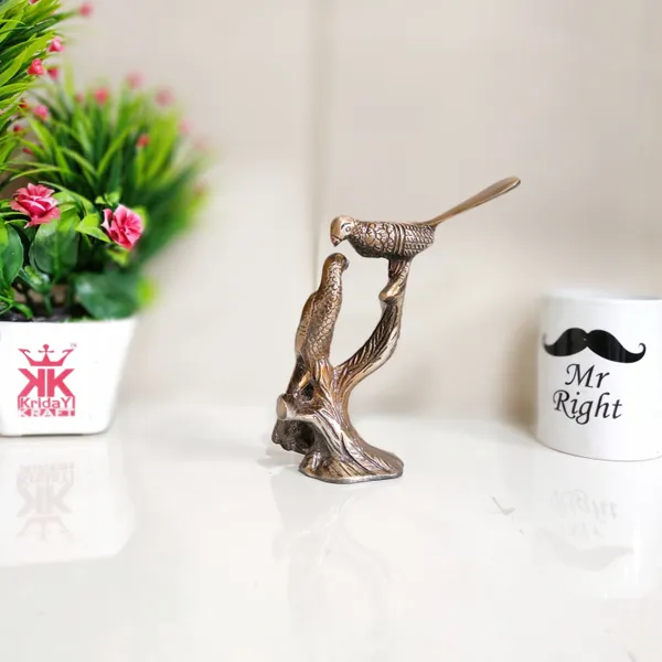 Love_Birds_Couple_Kissing_Sitting_On_Tree_Branch_Showpiece_Romantic_Gift_To_Boyfriend