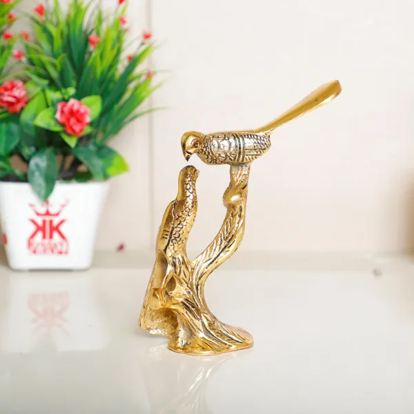 Love_Birds_Couple_Kissing_Sitting_On_Tree_Branch_Statue_Love_For_Romantic_Gift_To_Boyfriend