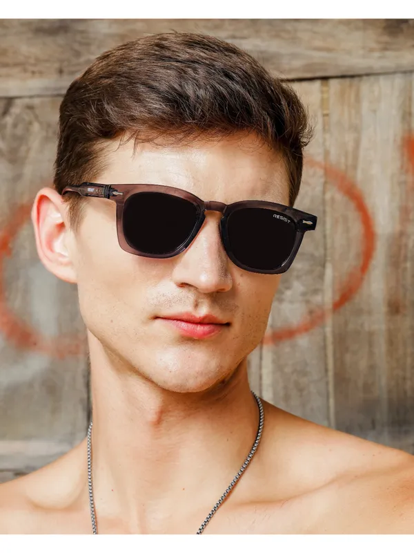 UV_Protected_Grey_Black_Wayfarer_Sunglasses_For_Men_&_Women