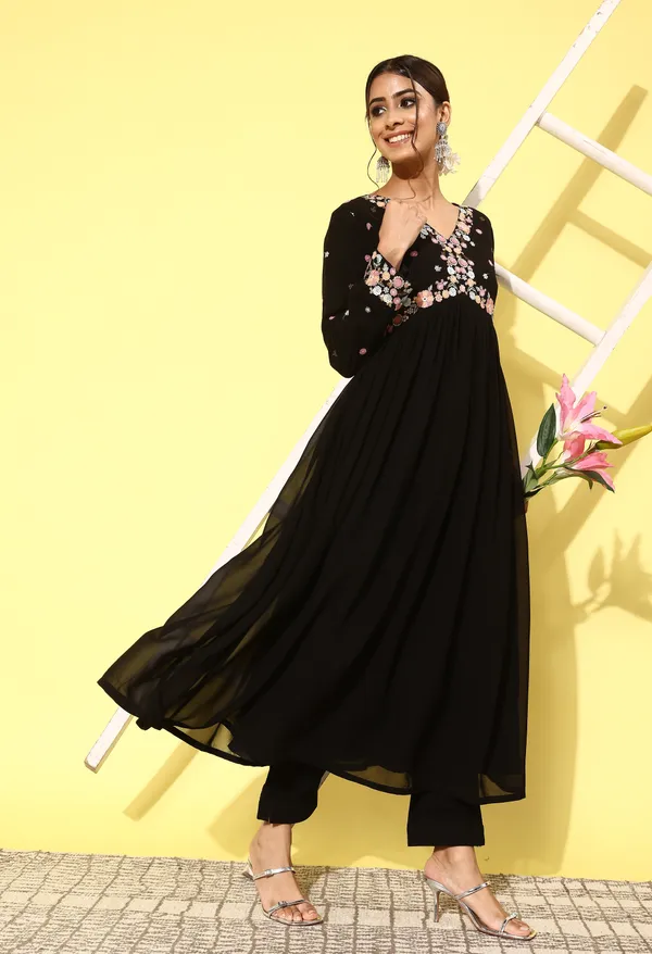 Black_Floral_Embroidered_Pleated_Sequinned_Kurta_With_Trousers