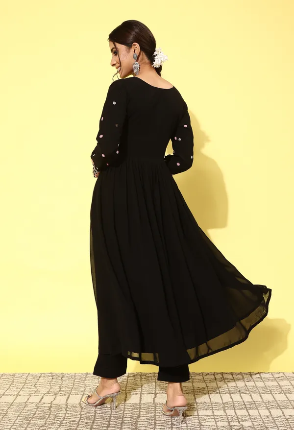 Black_Floral_Embroidered_Pleated_Sequinned_Kurta_With_Trousers