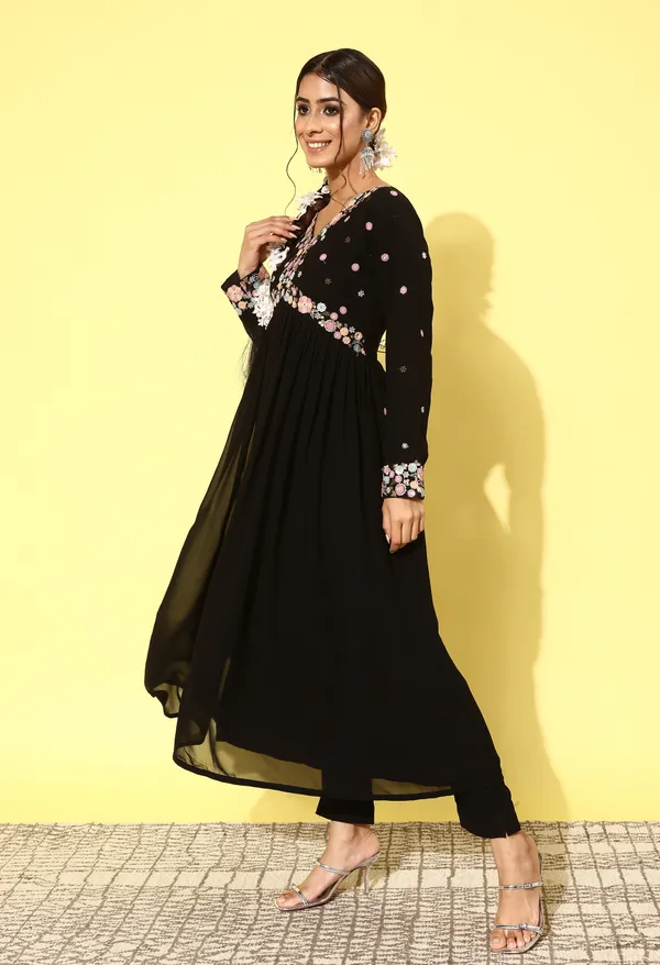 Black_Floral_Embroidered_Pleated_Sequinned_Kurta_With_Trousers