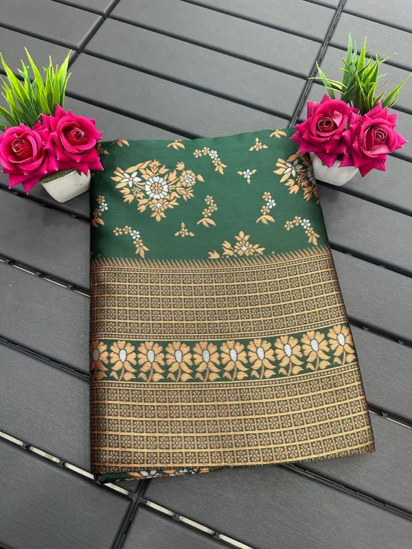 Green_Pure_Kanjivaram_Silk_Saree_With_Brocade_Blouse_For_Women