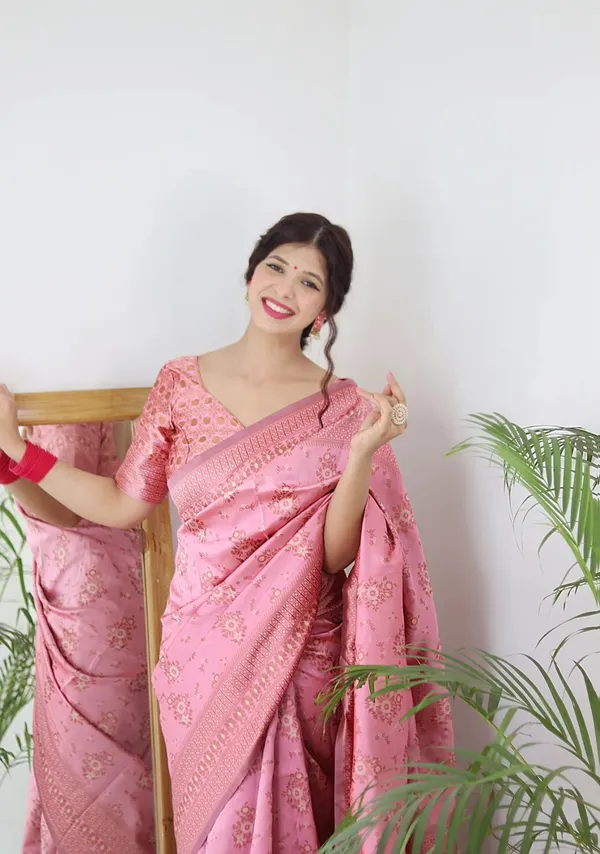 Pink_Pure_Kanjivaram_Silk_Saree_With_Brocade_Blouse_For_Women