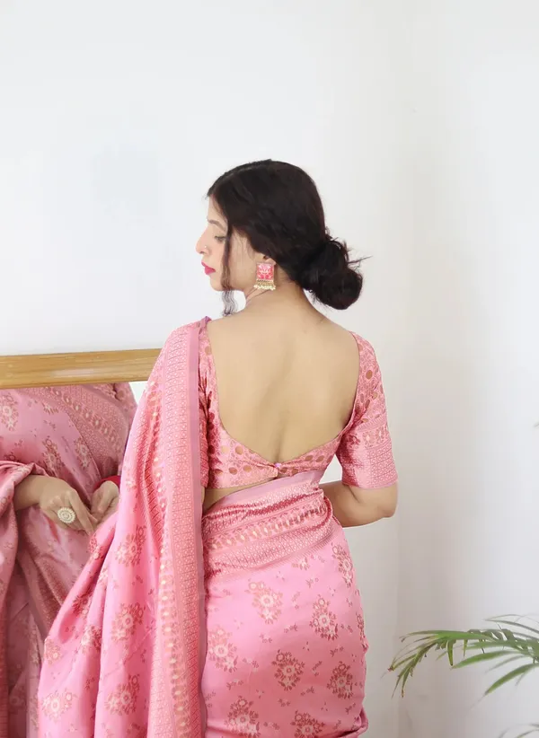 Pink_Pure_Kanjivaram_Silk_Saree_With_Brocade_Blouse_For_Women