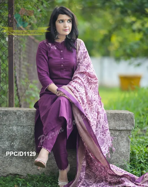 Purple_Khadi_Cotton_Embroidered_Kurta_With_Pant_&_Dupatta_Set_.