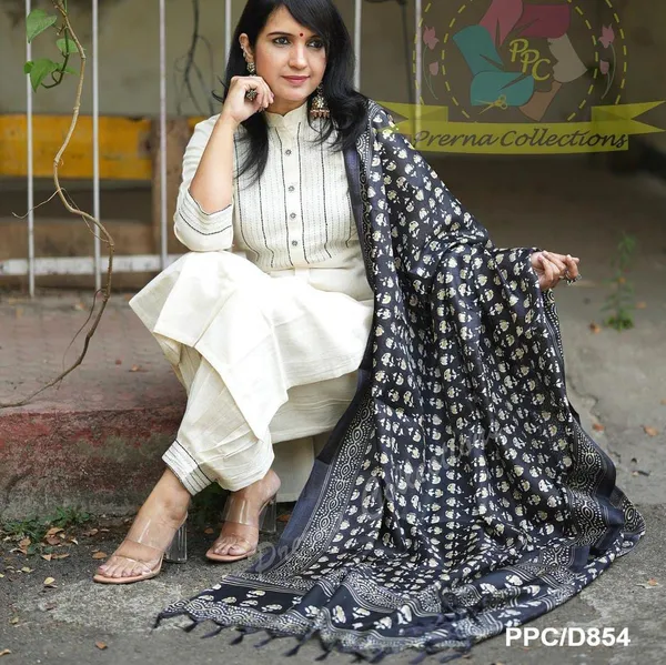 Off_White_Cotton_Kurta_&_Bottom_Set_with_Silk_Dupatta