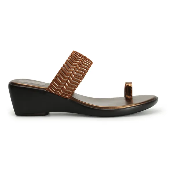 Embellished_Ethnic_Angutha_Wedge_Heels_(Antique)