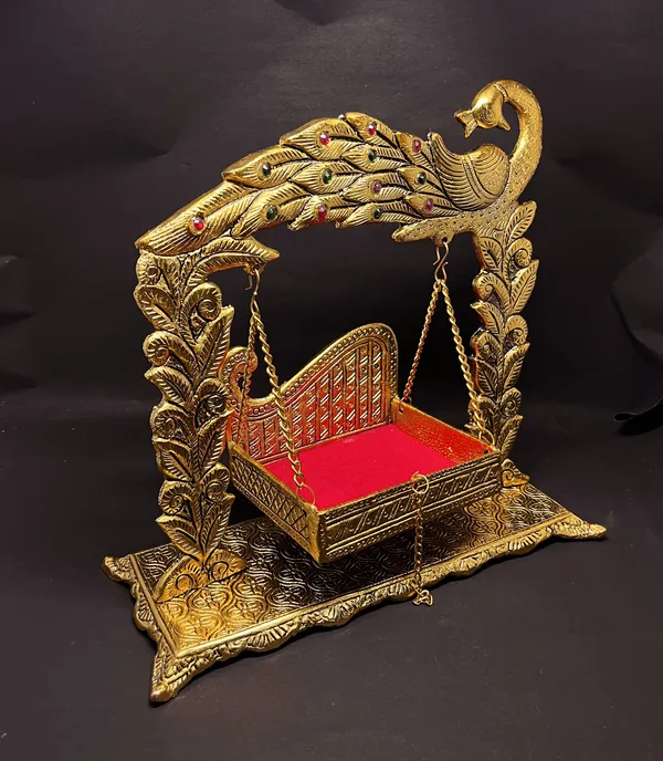 Metal_Laddu_Gopal_Jhulla_for_Janmastmi_Festive_Gold_Plated_Decor_Your_Home,_Temple_Office,Gift_Article
